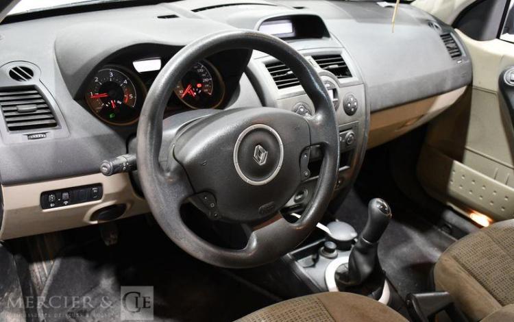 RENAULT MEGANE ESTATE GRIS 9860SW08