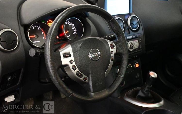 NISSAN QASHQAI 2.0 dCi 150CH POUR PIECES SANS CARTE GRISE GRIS AB-048-YQ