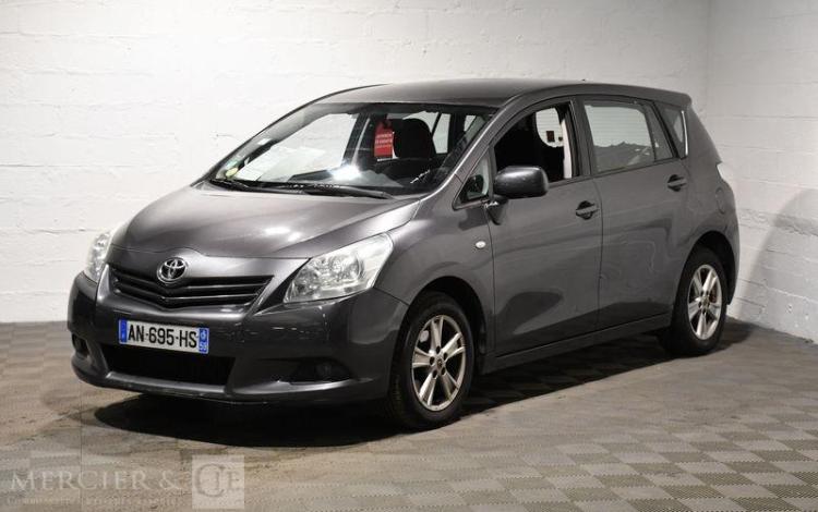 TOYOTA VERSO 2.0 D4D 125ch DYNAMIC GRIS AN-695-HS