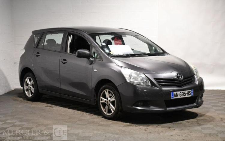 TOYOTA VERSO 2.0 D4D 125ch DYNAMIC GRIS AN-695-HS