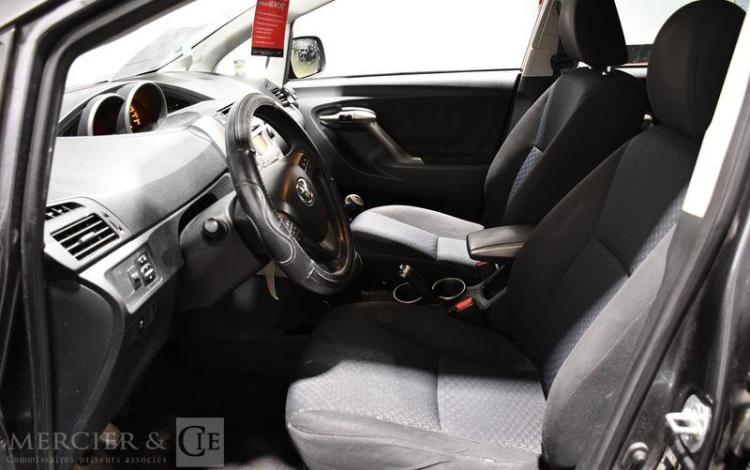 TOYOTA VERSO 2.0 D4D 125ch DYNAMIC GRIS AN-695-HS