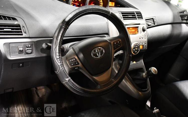 TOYOTA VERSO 2.0 D4D 125ch DYNAMIC GRIS AN-695-HS