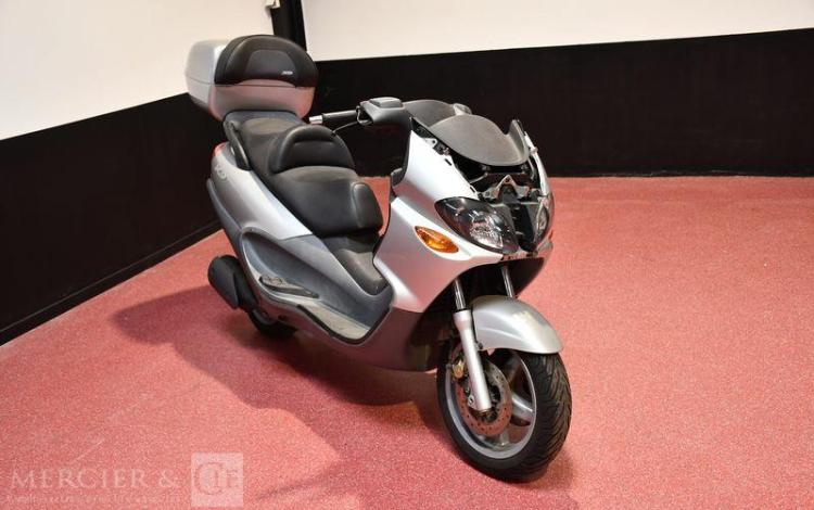PIAGGIO SCOOTER AVEC CARTE GRISE  NON ROULANT GRIS AV-407-TR
