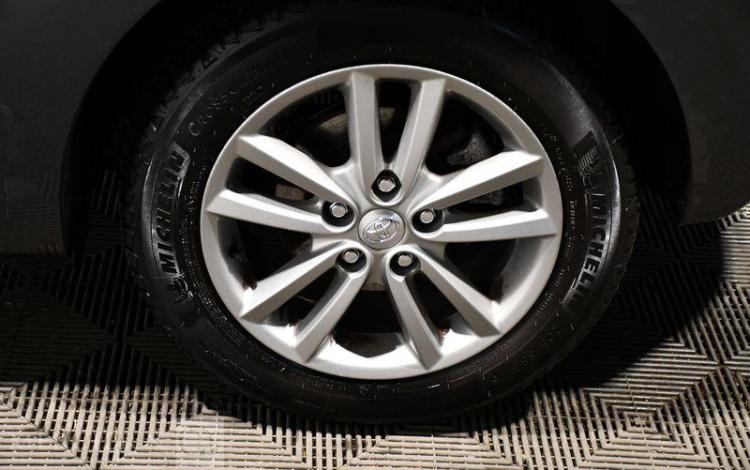 TOYOTA AURIS 2,0 D4D 125 LUNA GRIS AV-437-QR