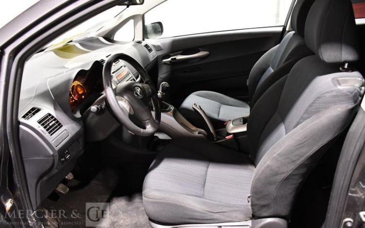 TOYOTA AURIS 2,0 D4D 125 LUNA GRIS AV-437-QR