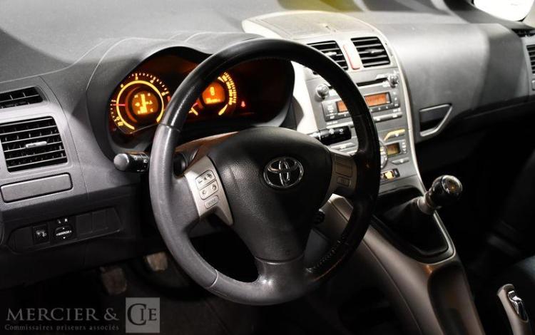 TOYOTA AURIS 2,0 D4D 125 LUNA GRIS AV-437-QR