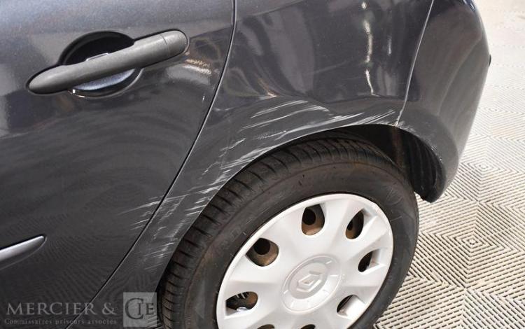 RENAULT CLIO 1.4 100CH CONFORT PACK EXPRESSION CLIM GRIS BA-980-ML