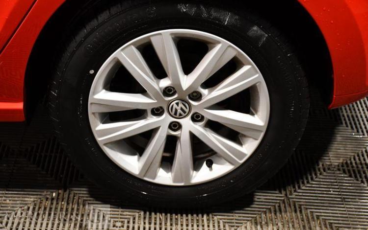 VOLKSWAGEN POLO 1.6 TDI 90ch SPORTLINE ROUGE BB-474-JA