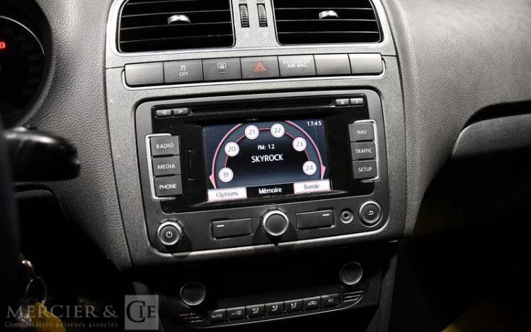 VOLKSWAGEN POLO 1.6 TDI 90ch SPORTLINE ROUGE BB-474-JA