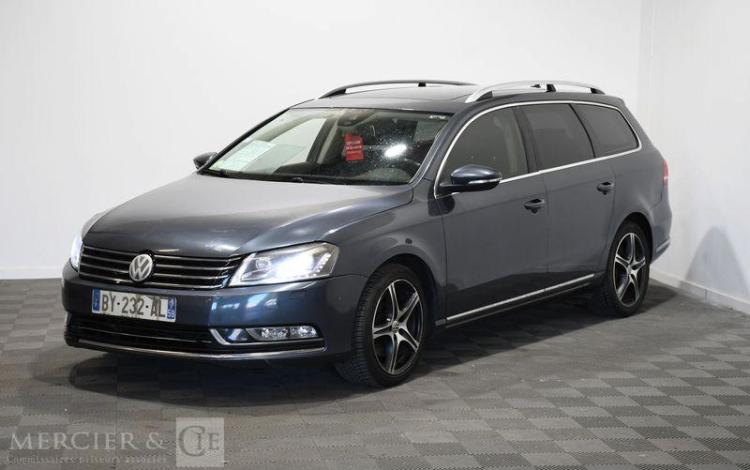 VOLKSWAGEN PASSAT GRIS BY-232-AL