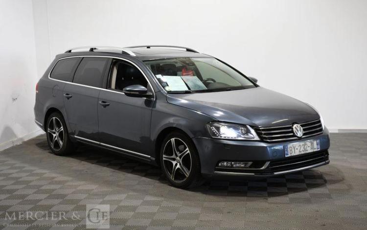 VOLKSWAGEN PASSAT GRIS BY-232-AL