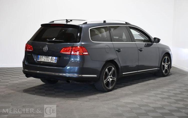 VOLKSWAGEN PASSAT GRIS BY-232-AL