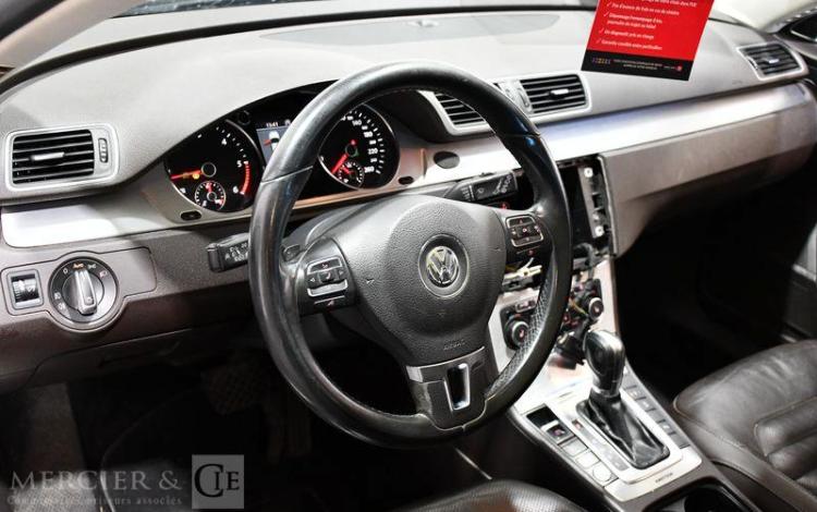 VOLKSWAGEN PASSAT GRIS BY-232-AL