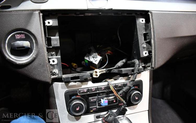 VOLKSWAGEN PASSAT GRIS BY-232-AL