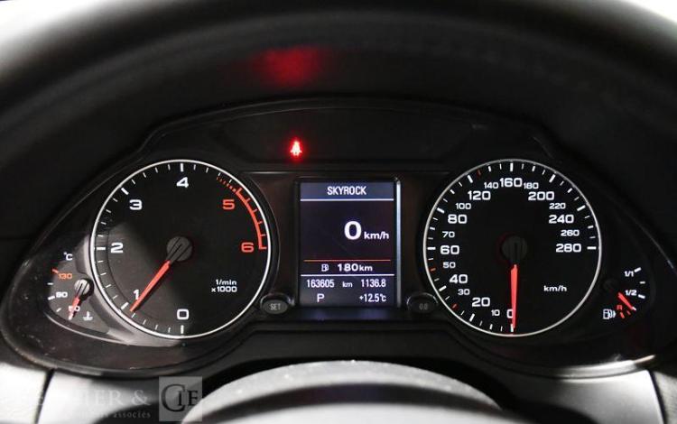 AUDI Q5 2.0 35 TDI 165CH AVUS QUATTRO S-TRONIC BVA NOIR BZ-665-HL