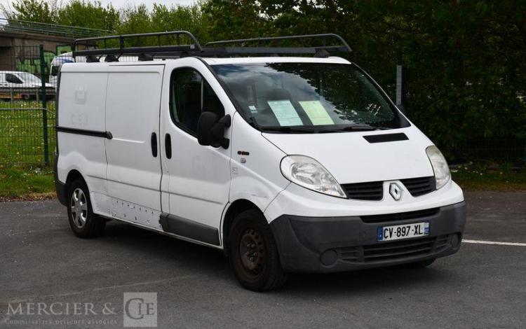 RENAULT Trafic BLANC CV-897-XL