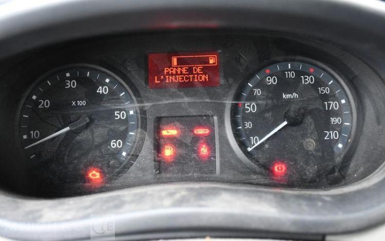 RENAULT Trafic BLANC CV-897-XL