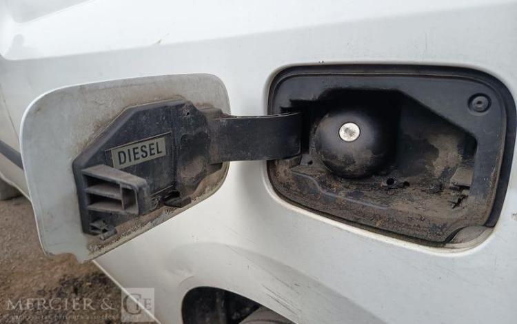 RENAULT KANGOO BLANC CW-435-RP