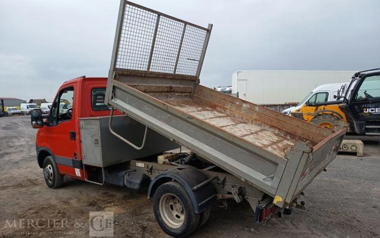 IVECO 35C13.6 BENNE SIMPLE CABINE COFFRE  CX-927-JX