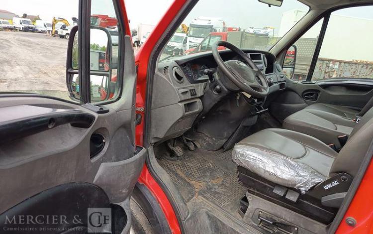 IVECO 35C13.6 BENNE SIMPLE CABINE COFFRE  CX-927-JX