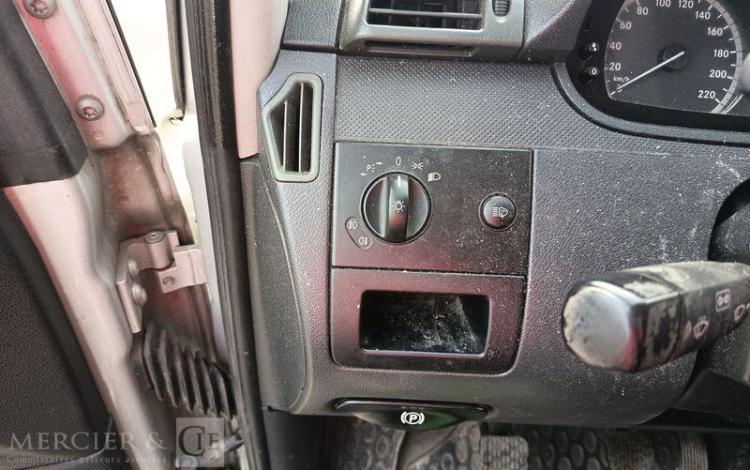 MERCEDES VITO GRIS DB-083-LJ