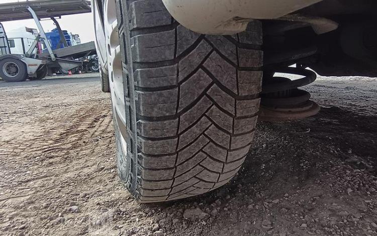 MERCEDES VITO GRIS DB-083-LJ