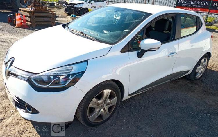 RENAULT CLIO IV 0.9 TCE 90 ENERGY ZEN EQUIPE GAZ – 138421 KMS – ANNEE 2013 BLANC DB-861-MH