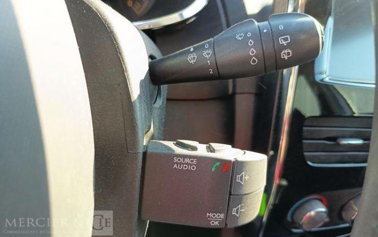 RENAULT CLIO IV 0.9 TCE 90 ENERGY ZEN EQUIPE GAZ – 138421 KMS – ANNEE 2013 BLANC DB-861-MH