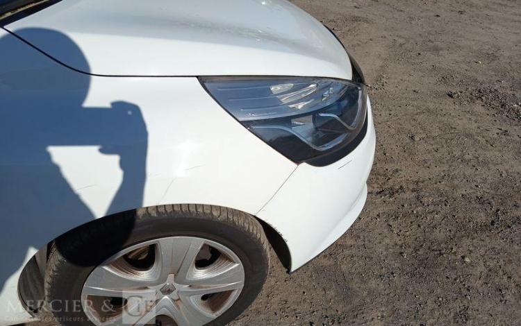 RENAULT CLIO IV 0.9 TCE 90 ENERGY ZEN EQUIPE GAZ – 138421 KMS – ANNEE 2013 BLANC DB-861-MH