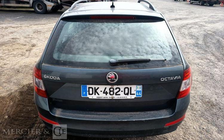 SKODA OCTAVIA COMBI  DK-482-QL