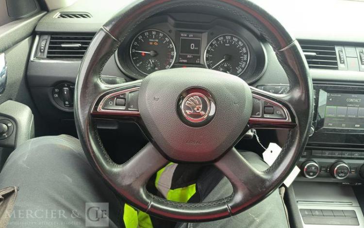 SKODA OCTAVIA COMBI  DK-482-QL