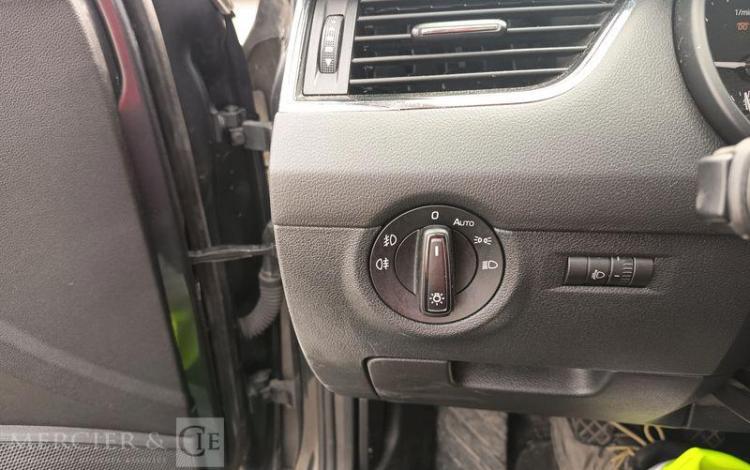 SKODA OCTAVIA COMBI  DK-482-QL