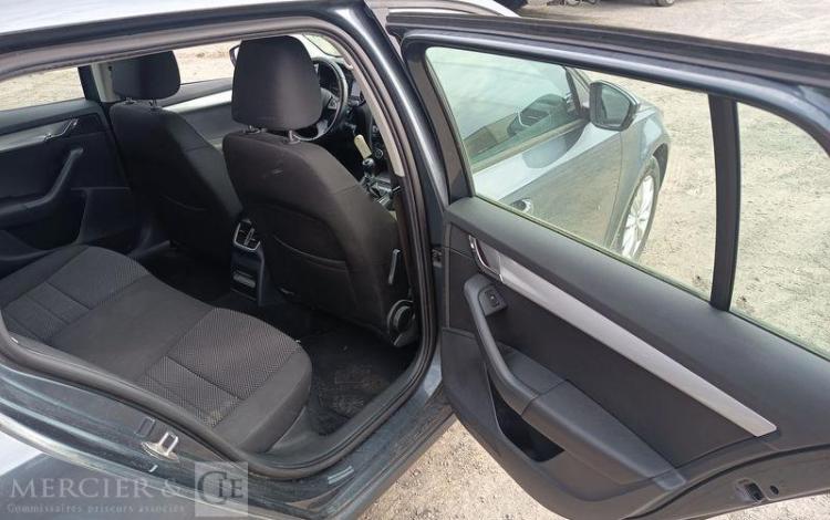 SKODA OCTAVIA COMBI  DK-482-QL