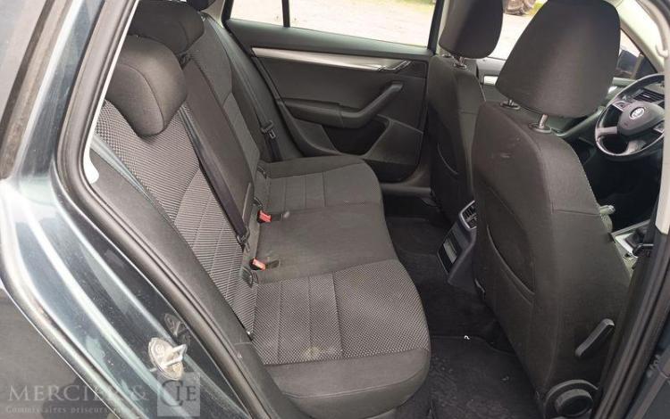 SKODA OCTAVIA COMBI  DK-482-QL