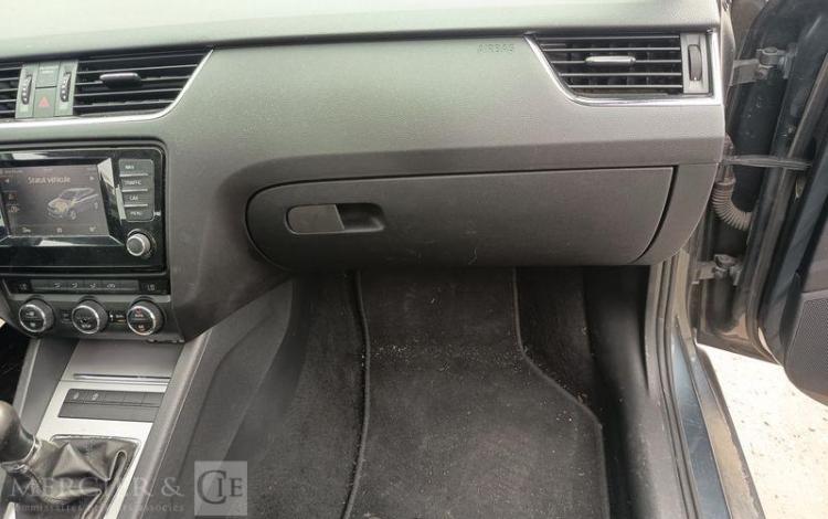 SKODA OCTAVIA COMBI  DK-482-QL