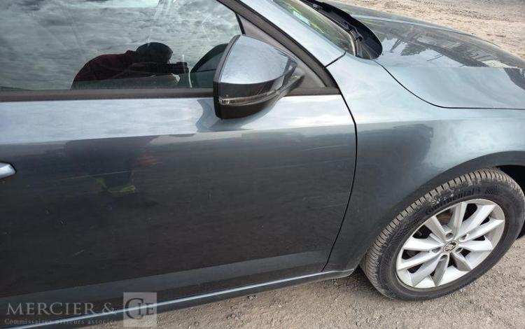 SKODA OCTAVIA COMBI  DK-482-QL