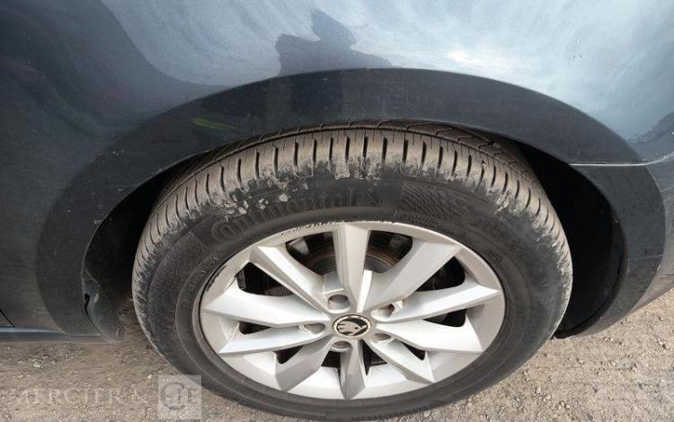 SKODA OCTAVIA COMBI  DK-482-QL