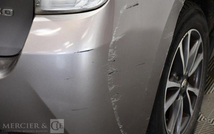 TOYOTA COROLLA VERSO GRIS DQ-734-JP