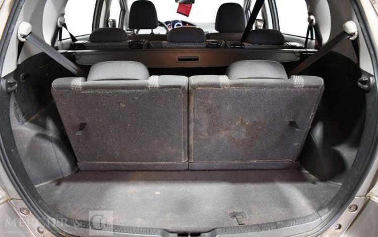 TOYOTA COROLLA VERSO GRIS DQ-734-JP