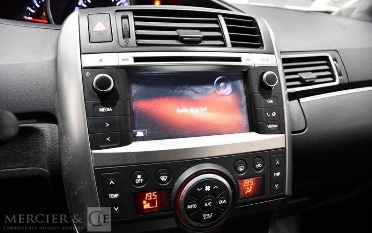 TOYOTA COROLLA VERSO GRIS DQ-734-JP