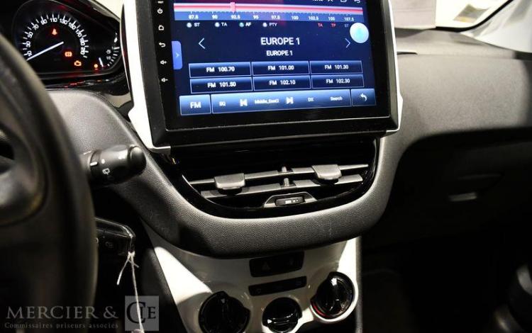 PEUGEOT 208 1,0 PURETECH 70 LIKE BLANC DT-821-VM