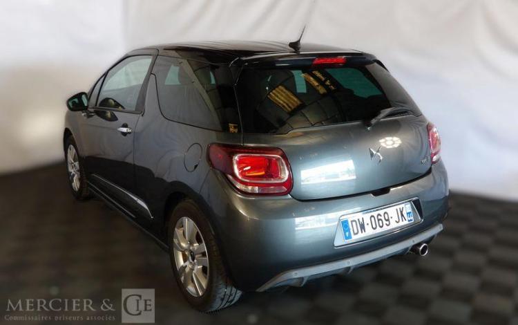 DS DS3 1.2 PURETECH 110 SOCHIC GRIS DW-069-JK