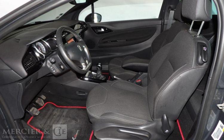 DS DS3 1.2 PURETECH 110 SOCHIC GRIS DW-069-JK