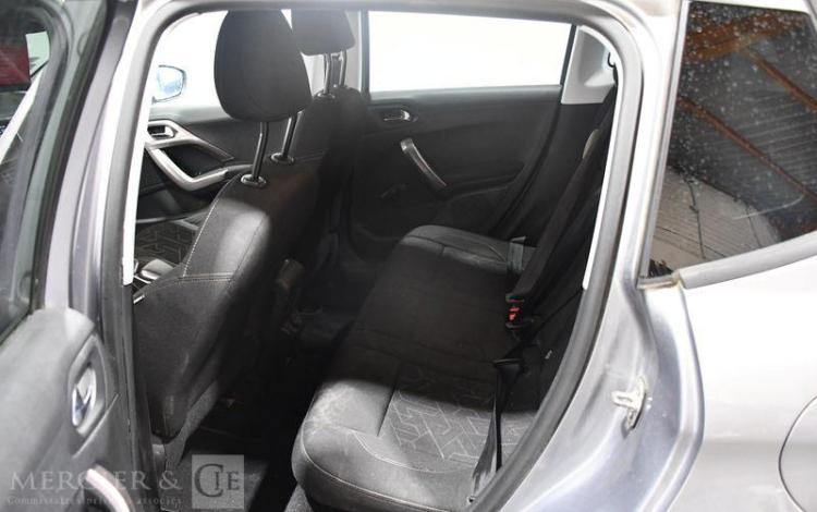 PEUGEOT 2008 1,2 PURETECH 80 STYLE GRIS DW-490-WW