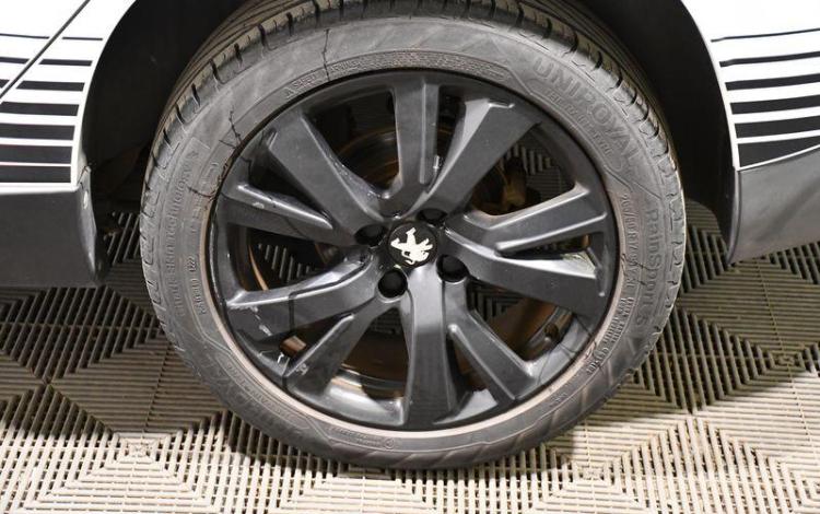 PEUGEOT 2008 1,2 PURETECH 110 CROSS URBAN START/STOP BLANC DZ-788-CX