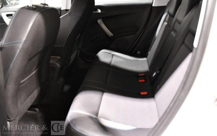 PEUGEOT 2008 1,2 PURETECH 110 CROSS URBAN START/STOP BLANC DZ-788-CX