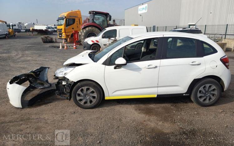 CITROEN C3 II SOCIETE 1.6 BLUEHDI 99CV CONFORT – DIESEL – 134477 KMS – ANNEE 2016 BLANC EA-015-BY