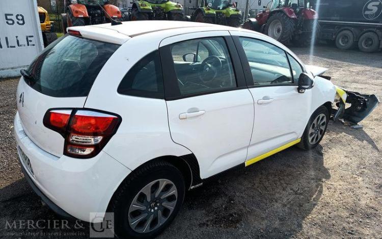 CITROEN C3 II SOCIETE 1.6 BLUEHDI 99CV CONFORT – DIESEL – 134477 KMS – ANNEE 2016 BLANC EA-015-BY