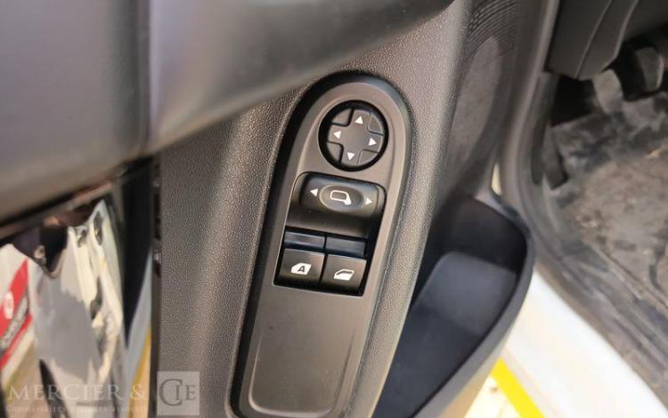 CITROEN C3 II SOCIETE 1.6 BLUEHDI 99CV CONFORT – DIESEL – 134477 KMS – ANNEE 2016 BLANC EA-015-BY