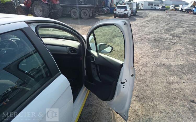 CITROEN C3 II SOCIETE 1.6 BLUEHDI 99CV CONFORT – DIESEL – 134477 KMS – ANNEE 2016 BLANC EA-015-BY